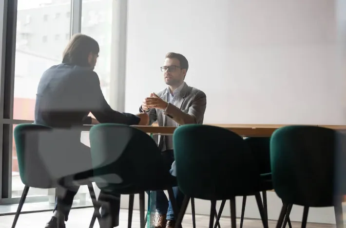 Kaynak bulma acentelerini kim işe alıyor - alıcı profilleri ve karar matrisi